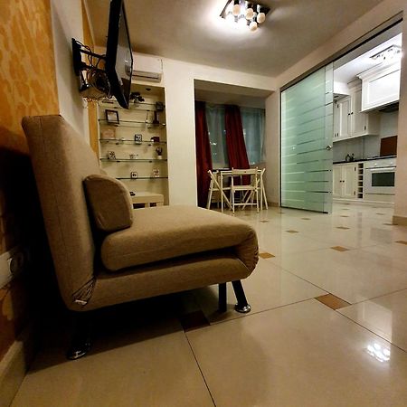 בוקרשט Central 2Br Apartment With Balcony - Italian Church & City View מראה חיצוני תמונה