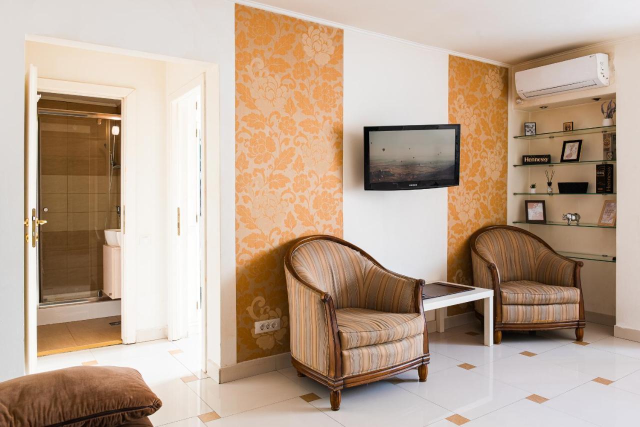 בוקרשט Central 2Br Apartment With Balcony - Italian Church & City View מראה חיצוני תמונה