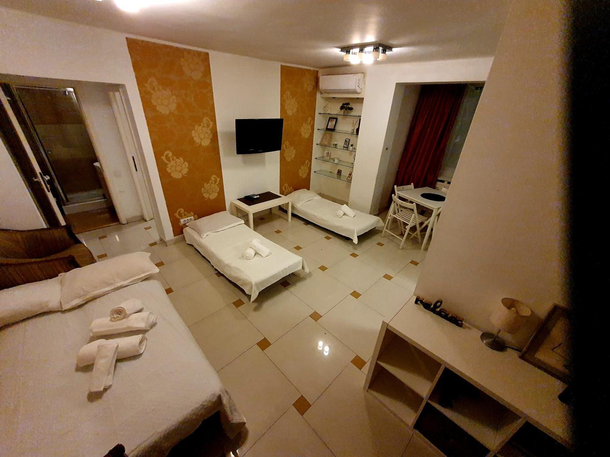 בוקרשט Central 2Br Apartment With Balcony - Italian Church & City View מראה חיצוני תמונה